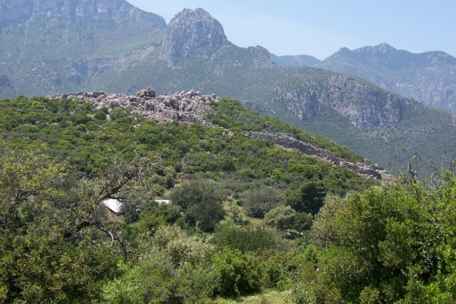 Η ακρόπολη των Κυφάντων από ανατολικά